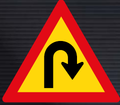 TW206 Hairpin Bend Right Sign – Temporary