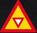 TW303 Traffic Control “YIELD” Sign – Temporary